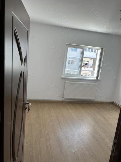 Apartament de vanzare cu 4 camere - 9