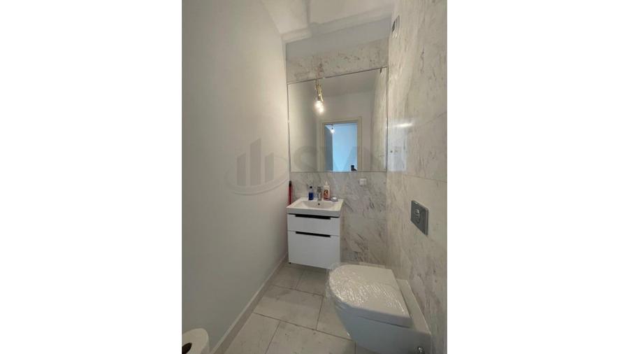 Penthouse cu 4 camere semidecomandat în Domenii