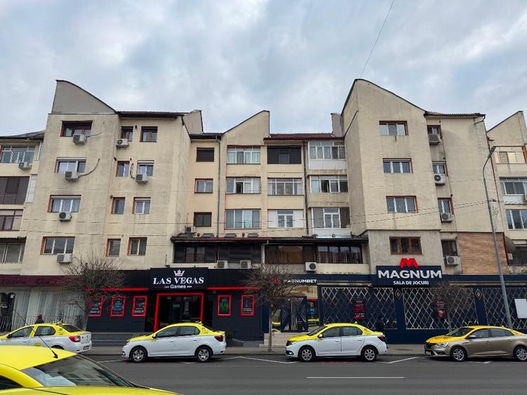 Apartament 4 camere decomandat zona centrala direct proprietar - 1