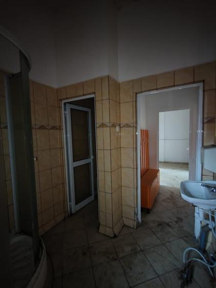 Hala vanzare Calea Republicii - 6