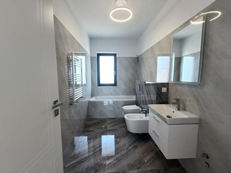 Vila 5 camere, garaj, 644mp teren. Popas Pacurari- V Lupului - 11