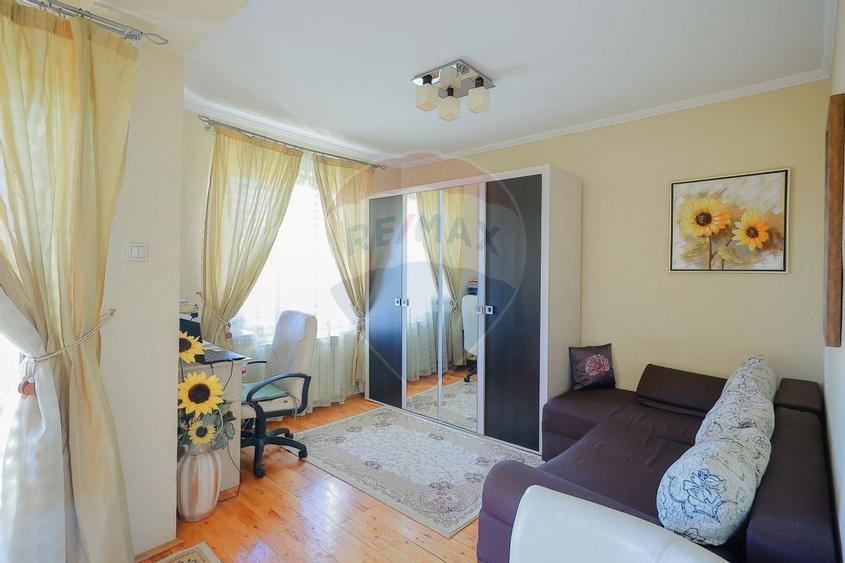 De vânzare vilă cu 7 camere, drum privat, în zona de Dealuri - 24