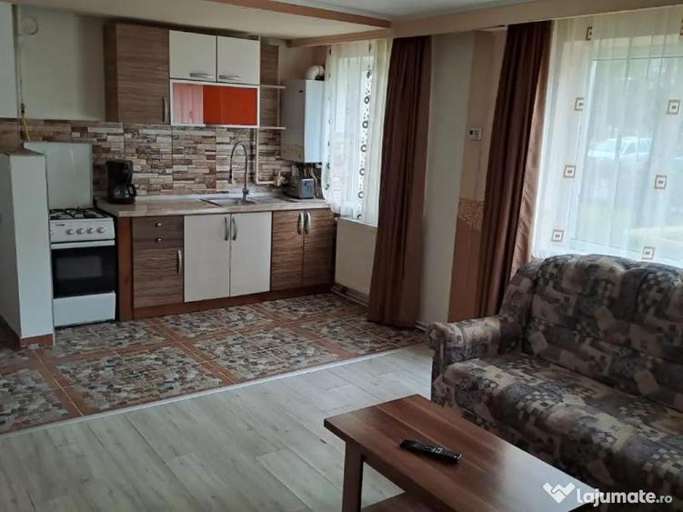 Inchiriez apartament 3 camere decomandat in Deva ,Zamfirescu, parter - 7