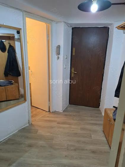 PROPRIETAR Inchiriez cu 200 ap 1 cam , in calea Girocului , et 1 , centrala gaz PROPRIETAR Inchiriez cu 200 ap 1 cam , in calea Girocului , et 1 , centrala gaz