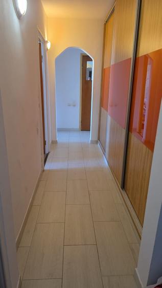 Apartament cu 3 camere semidecomandat în Dristor