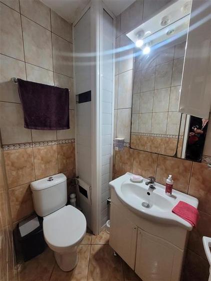 Apartament 3 camere Decomandat, Etaj 1, Zona Poarta 6 - 9