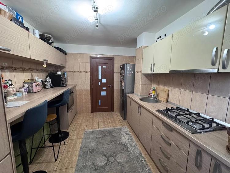 Apartament cu 3 camere decomandat - 2