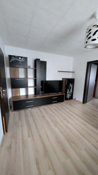 Inchiriez apartament 2 camere - 3