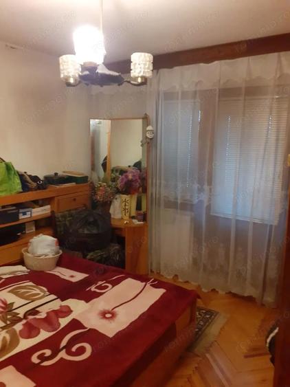 3 cam decomandat 2 bai 3 balcoane etaj 3 zona Mircea cel Batran - 1