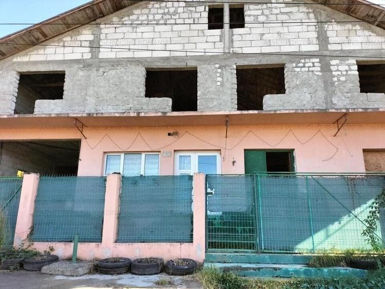 Casa si teren 1999 mp DOICESTI, DAMBOVITA Licitatie - 3