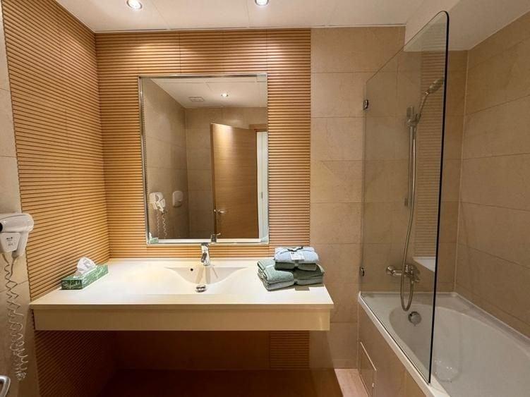 APARTAMENT  - MOBILAT SI UTILAT COMPLET(NOU) zona VITAN -BARZESTI - 7