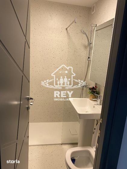 Apartament cu 3 camere, mobilat în Sub Arini