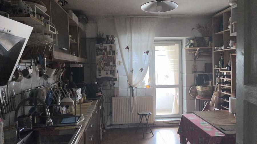 De vanzare apartament 4 camere Otopeni - 1
