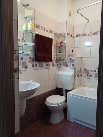 Închiriez Apartament 2 camere - 8