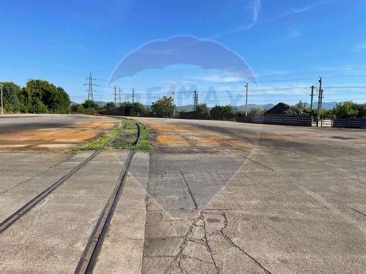 Spatiu industrial 1944mp hala,650mp birouri, platforma betonata 11000m - 25