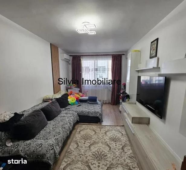Apartament cu 3 camere decomandat în Smârdan