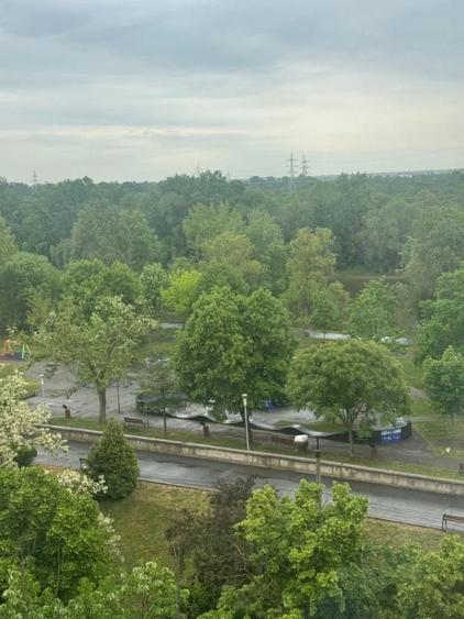 Apartament cu 4 camere decomandat în Central