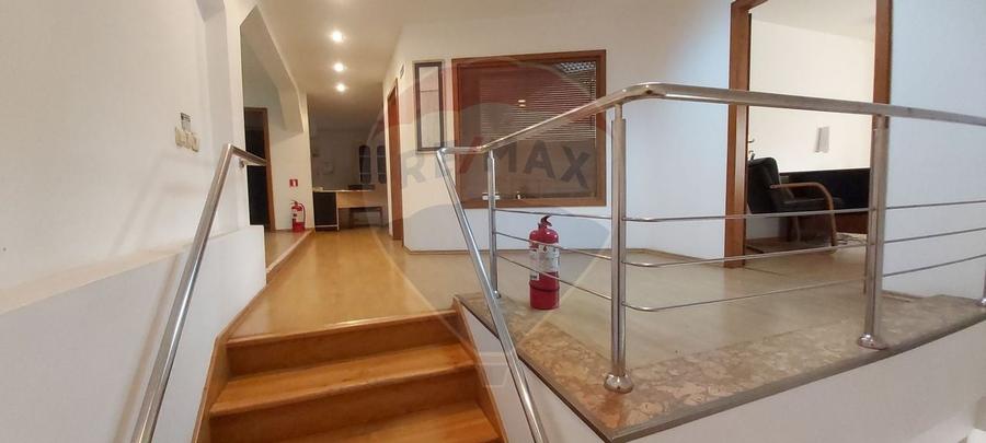 Cladire de  birouri deosebita ,zona  centrala, de vanzare - 8