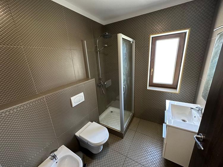 CASA SPATIOASA  CU GARAJ SI TEREN DE 600 MP - 6