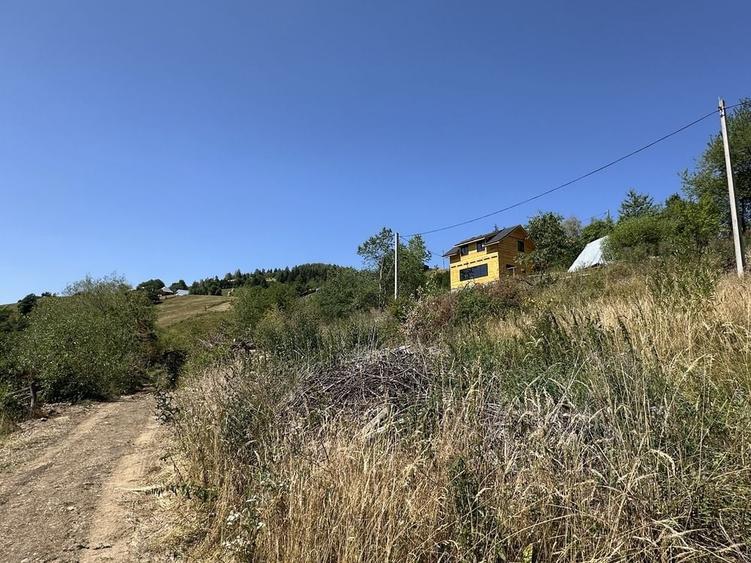 Casă cu 4 camere în Măguri