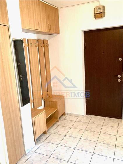 Apartament cu 2 camere semidecomandat, mobilat în Brâncoveanu