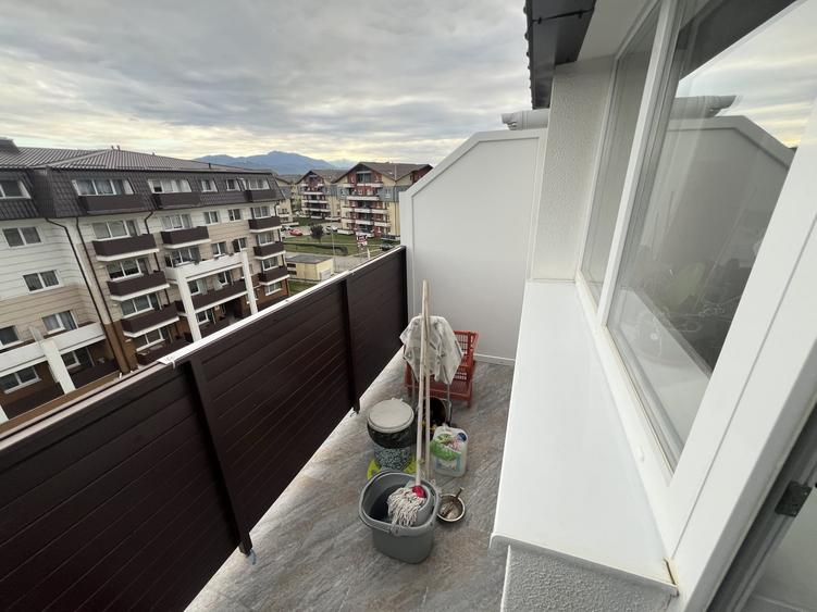 Apartament cu 2 camere semidecomandat, mobilat în Sânpetru