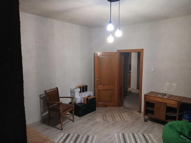 Casă cu 3 camere în Santăul Mare