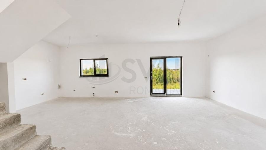 Casă cu 5 camere cu Teren 400 Mp în Corbeanca