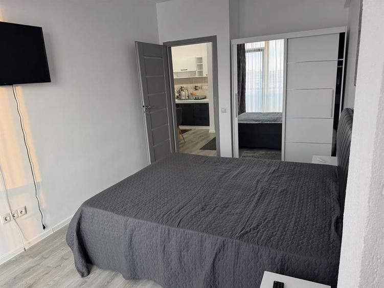 Apartament cu 2 camere semidecomandat, mobilat în Exterior Sud