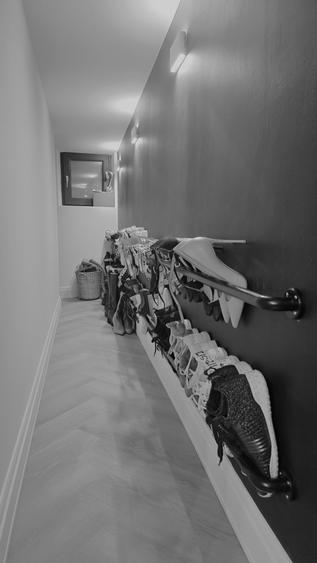 Apartament cu 4 camere semidecomandat în P-ța Dorobanți
