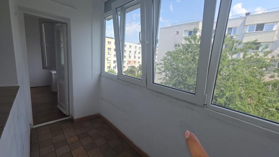 Apartament cu 2 camere decomandat în Basarabia