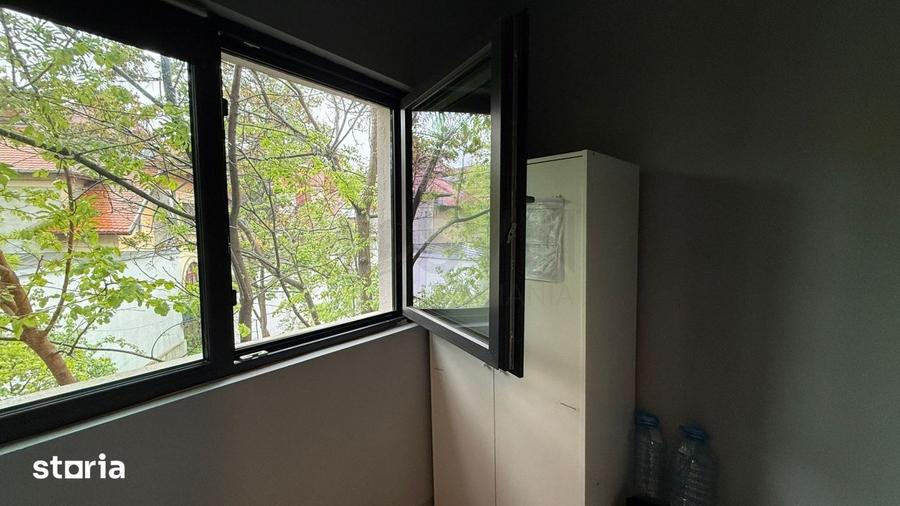 Casă cu 7 camere cu Teren 150 Mp în Aviatorilor