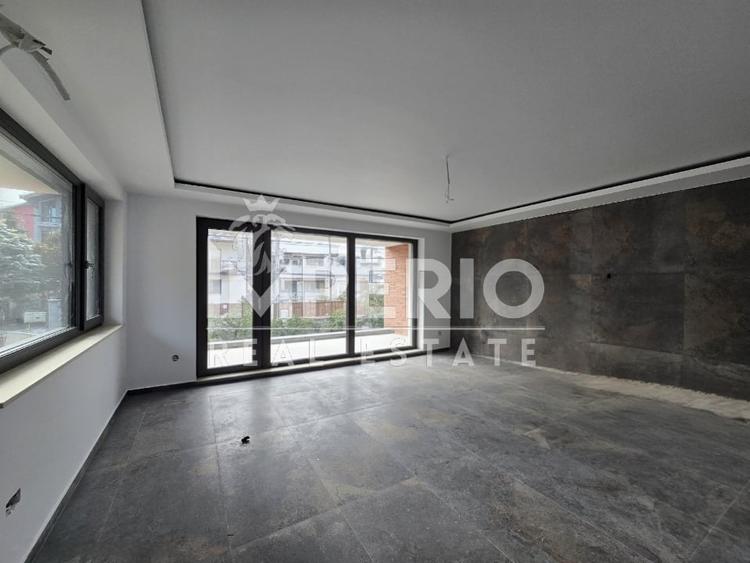 Duplex cu 6 camere cu Canalizare în Andrei Mureșanu
