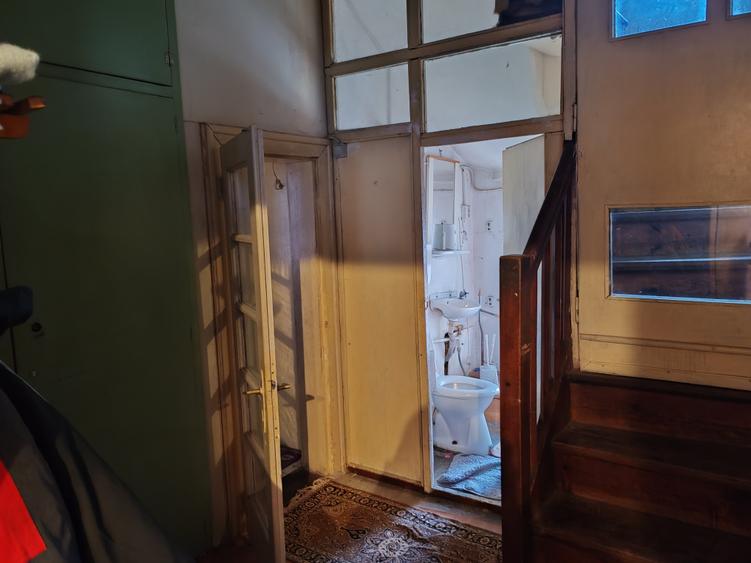 Apartament cu 4 camere semidecomandat în Centrul Istoric