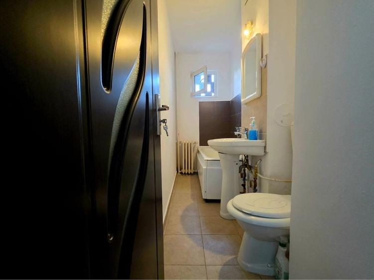 Apartament cu 2 camere semidecomandat în Rogerius