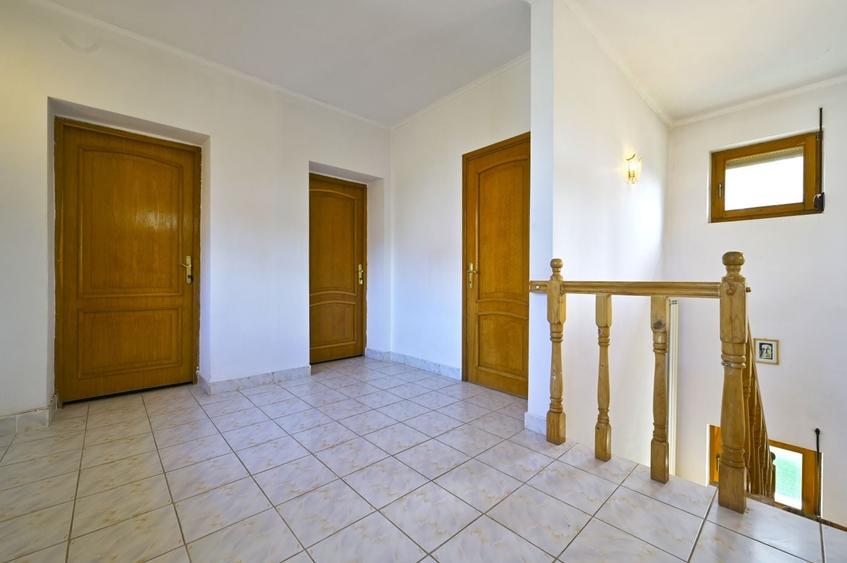 Casă individuală cu 6 camere cu Canalizare în Snagov