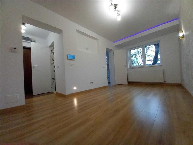 Garsonieră semidecomandată în Gară