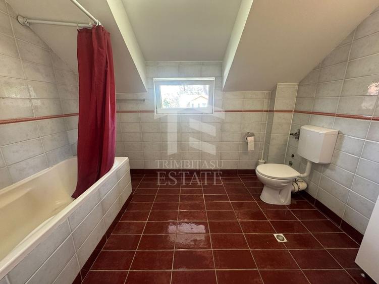 Casă individuală cu 8 camere cu Canalizare în Pipera