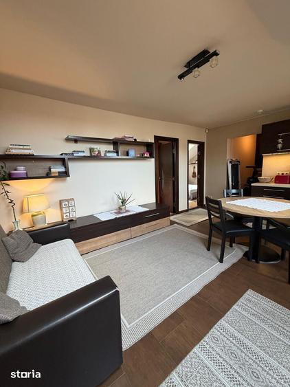 Apartament cu 3 camere decomandat în Borhanci