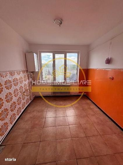Apartament cu 3 camere decomandat în Alexandru cel Bun