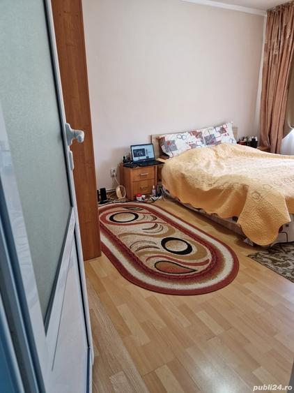Apartament cu 4 camere decomandat în Vlădeni
