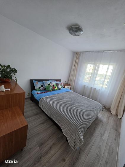 Apartament cu 4 camere decomandat în Central