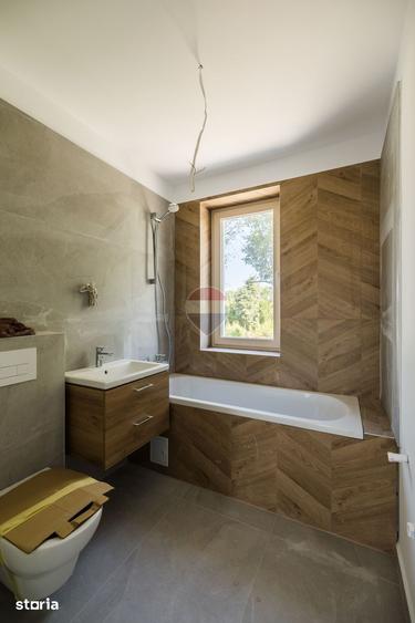 Apartament cu 3 camere în Tractorul