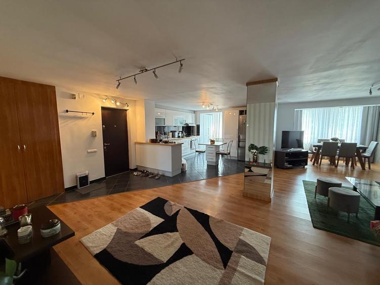 Apartament cu 3 camere decomandat în Dorobanți
