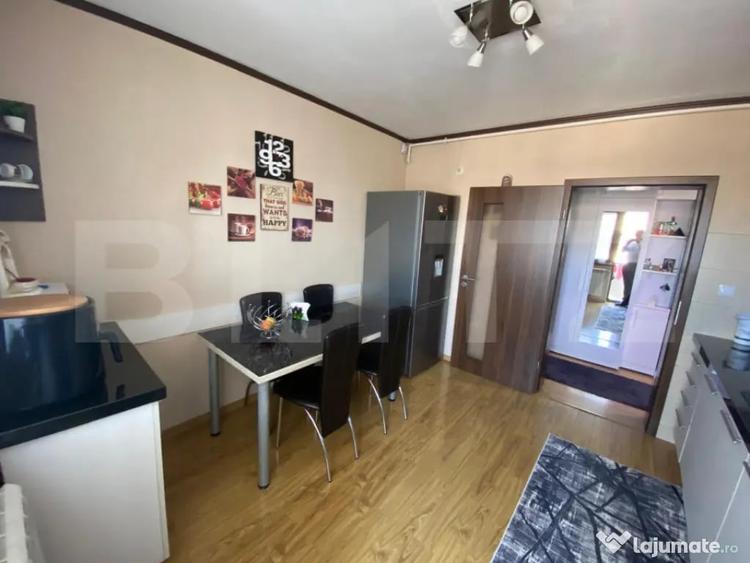 Apartament cu 3 camere decomandat în Centura