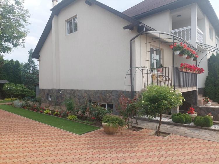 Duplex cu 5 camere cu Canalizare în Crăciunești