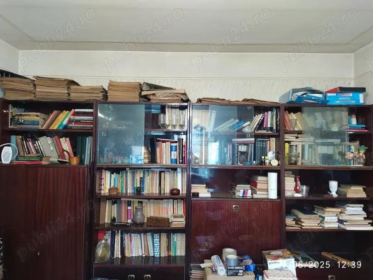 Apartament cu 3 camere semidecomandat în Onești