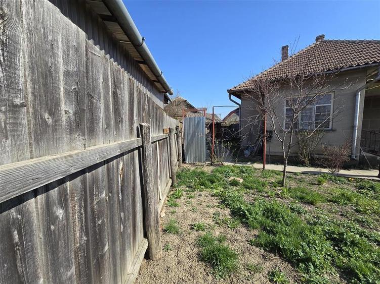 Casă cu 3 camere cu Teren 227 Mp în Central