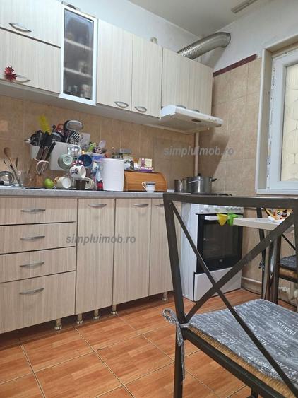 Apartament cu 3 camere decomandat în Brâncoveanu