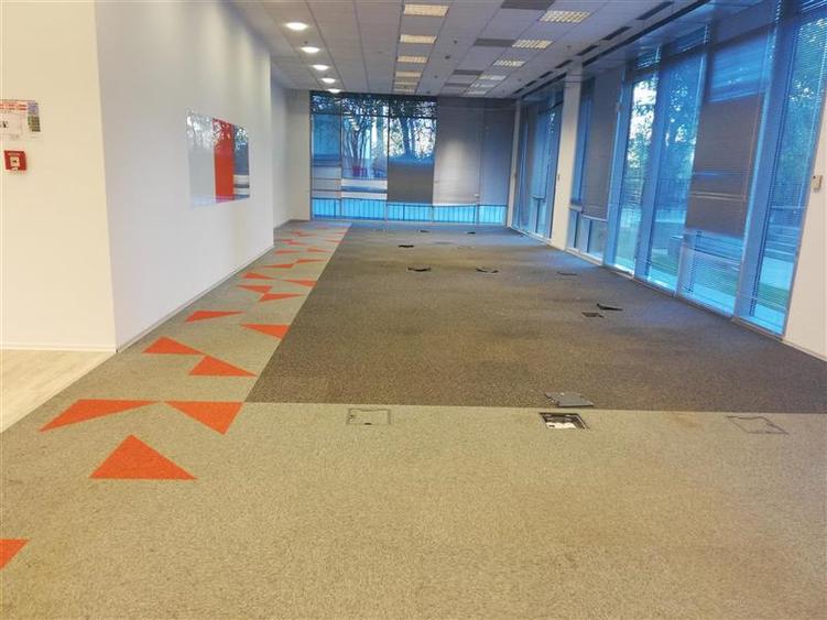 Birou, de 34 mp, în P-ta Presei Libere